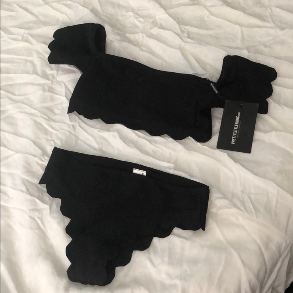 Bandage off shoulder bikini top and cheeky bottom